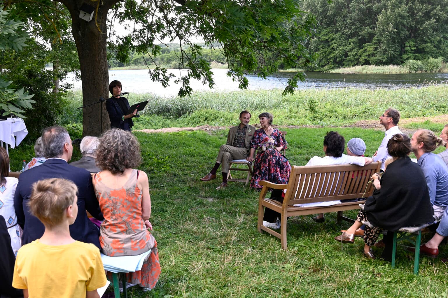 Monika und Stefan — freie Trauung am See in Brandenburg